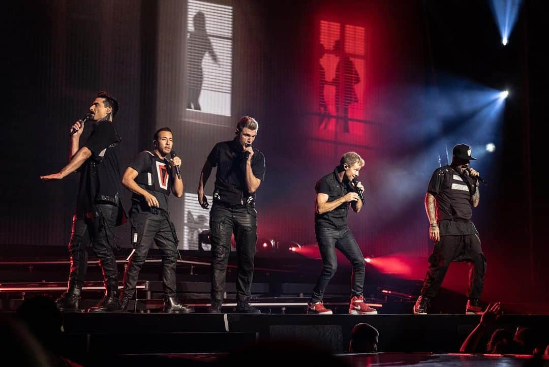 backstreetboysさんのインスタグラム写真 - (backstreetboysInstagram)「Last night was something else. Toronto, you are incredible! ❤️ #BSBTO #DNAWorldTour」7月19日 2時17分 - backstreetboys