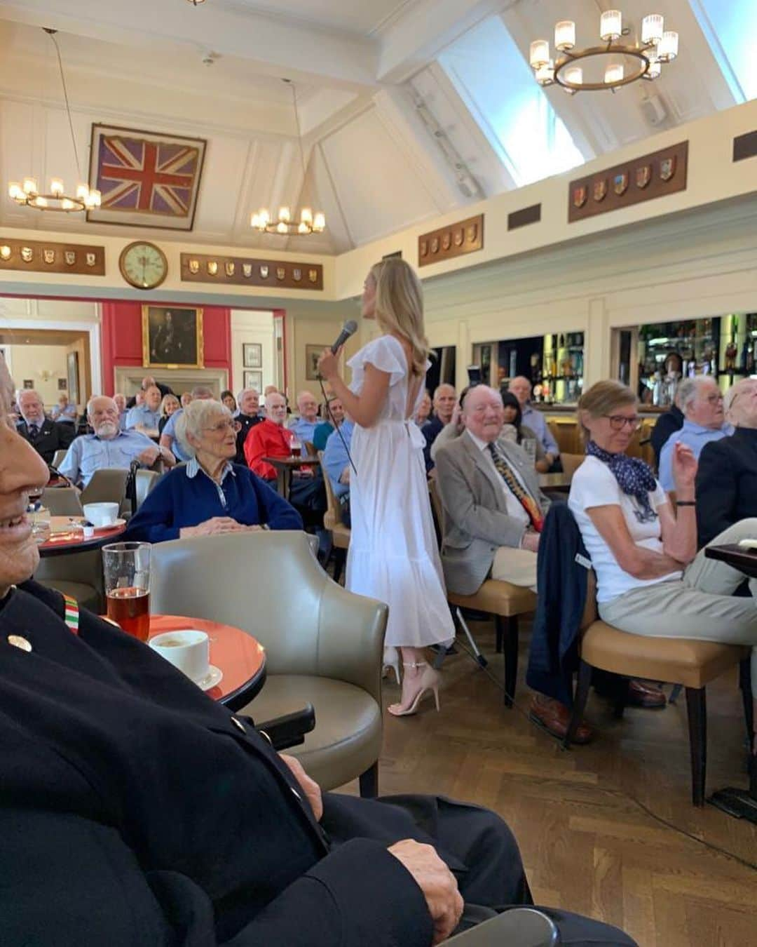 キャサリン・ジェンキンスさんのインスタグラム写真 - (キャサリン・ジェンキンスInstagram)「A lovely afternoon singing for my friends the Chelsea Pensioners at the Royal Hospital! #Charity #veterans Go to my Facebook for a video of the concert x」7月19日 2時21分 - katherinejenkinsobe