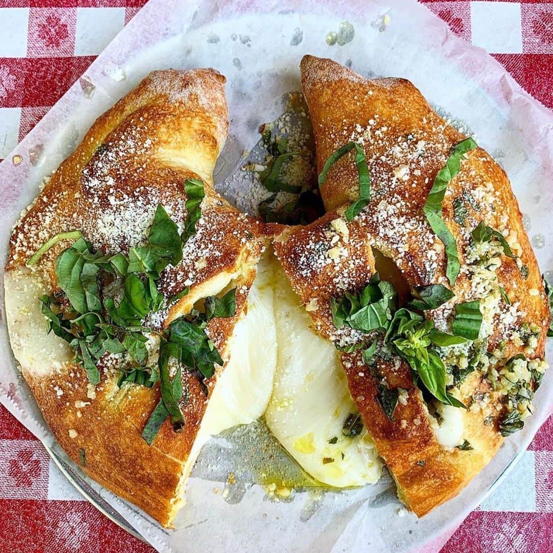 Eater LAさんのインスタグラム写真 - (Eater LAInstagram)「Ricotta and mozzarella calzone with a garlic, herb, and parmesan crust from @laroccospizzeriaofficial. 📸: @daveeatsla. Hashtag #eaterla on your best photos for a chance to be featured.」7月19日 2時45分 - eater_la