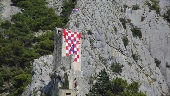 イヴァン・ペリシッチさんのインスタグラム写真 - (イヴァン・ペリシッチInstagram)「.. 18.VII.2018 🇭🇷🙏🏼 šlag na tortu .. #EndlessDay #Omiš #LoveOmis #MozeteSveANeMorateNista @visitomis」7月19日 2時46分 - ivanperisic444