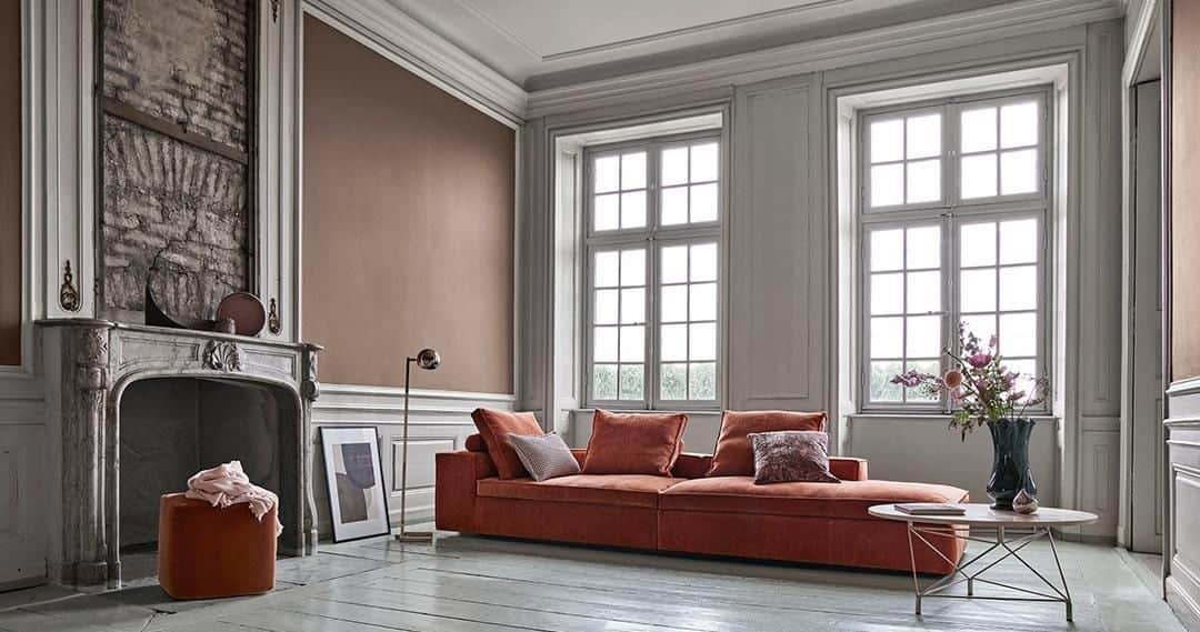 eilersenさんのインスタグラム写真 - (eilersenInstagram)「Earth colours such as brown and burnt orange are all the hype at the moment. It does look good on our Fatty sofa in this fantastic livingroom.⁠ #eilersen #eilersenfurniture #fatty #spidertable #andreashansen⁠ ⁠ ⁠ ⁠ ⁠ ⁠ ⁠ •⁠ •⁠ • ⁠ #interiordesign #design #homedecor #sofa #danishdesign #inredning #hem #interiør #interiorlovers #interior123 #interiordesign #modernliving #minimalism #nordiskehjem #furniture #interiors ⁠」7月19日 3時00分 - eilersen