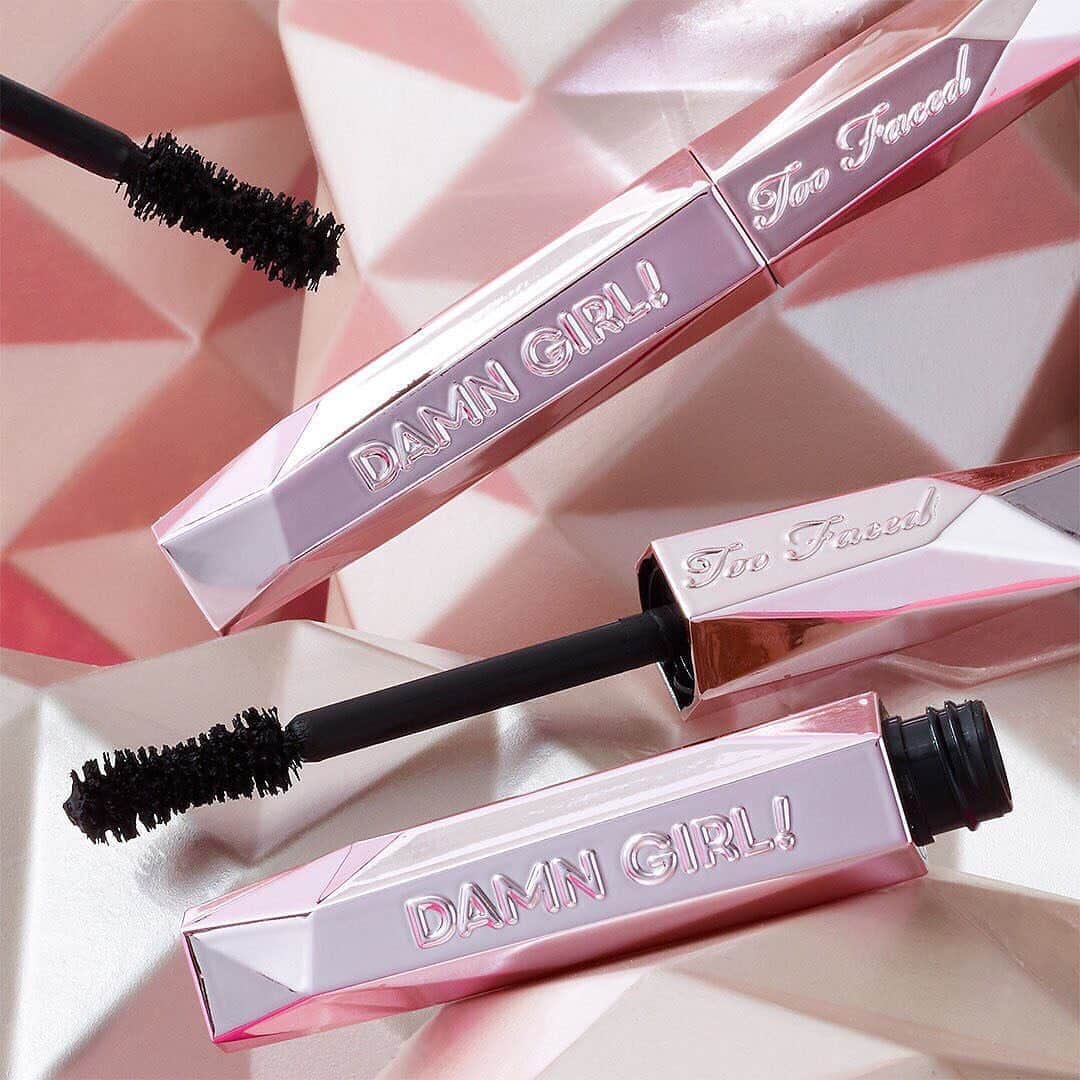 Too Facedさんのインスタグラム写真 - (Too FacedInstagram)「🖤 #regram @ultabeauty When the reaction you want is already on the package 😉 Shop the NEW Damn Girl Mascara from @toofaced for thick, curled lashes that last. 🙌 #toofaced」7月19日 3時01分 - toofaced