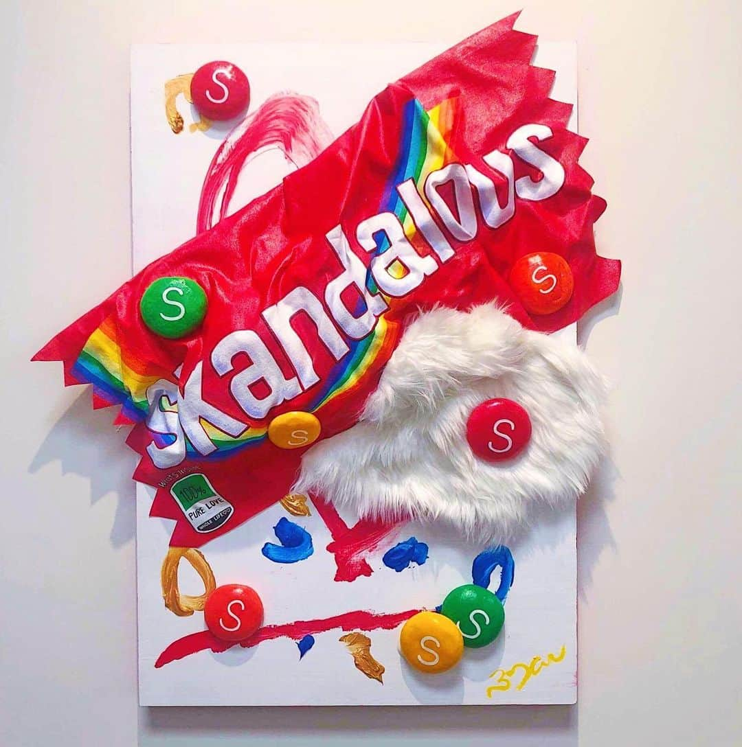 Britney TOKYOさんのインスタグラム写真 - (Britney TOKYOInstagram)「Skandalous🍭✨ Mix media 63cm  x 93.8cm 2019 -Currently on exhibition-﻿﻿﻿﻿﻿﻿﻿ ﻿﻿﻿﻿﻿﻿﻿ @speedygallery_la “﻿Unsweetened” by @britneytokyo ﻿﻿﻿﻿﻿﻿﻿ ﻿﻿﻿﻿﻿﻿ Term: May 24th – July 31st ,2019﻿﻿﻿ ﻿﻿﻿ Open: 12-6pm ﻿﻿ (Opened every Wed, Thu,Fri without National holiday)﻿﻿﻿ ﻿﻿﻿ Place: Speedy Gallery﻿﻿﻿ Adress: 2146 Sacrament St. Los Angeles﻿﻿﻿ ﻿﻿﻿ ﻿﻿﻿﻿ Britney TOKYO, the most famous nail artist in the U.S. At Speedy Gallery, Britney challenged contemporary art for first time. Britney’s world is unique and fascinating. It is colorful with pop style also coexisting with grotesque elements, blood and eye balls like in horror movie.﻿﻿﻿﻿ ﻿﻿﻿﻿ For this exhibition Britney TOKYO uses canvases , FRP sculptures (Fiber-Reinforced Plastics) ,ceramics, among other materials as form of expression to unveil remarkably original art pieces that goes beyond “Nail Art”.﻿﻿﻿﻿ ﻿﻿﻿﻿﻿﻿﻿ For an exhibition catalogue,question email: info@spdy.jp﻿﻿﻿﻿﻿﻿﻿ ﻿﻿﻿﻿﻿﻿﻿ #speedygallery #britneytokyo #contemporaryart #nailart ﻿#art﻿﻿ #britneytokyoart」7月19日 3時25分 - britneytokyo