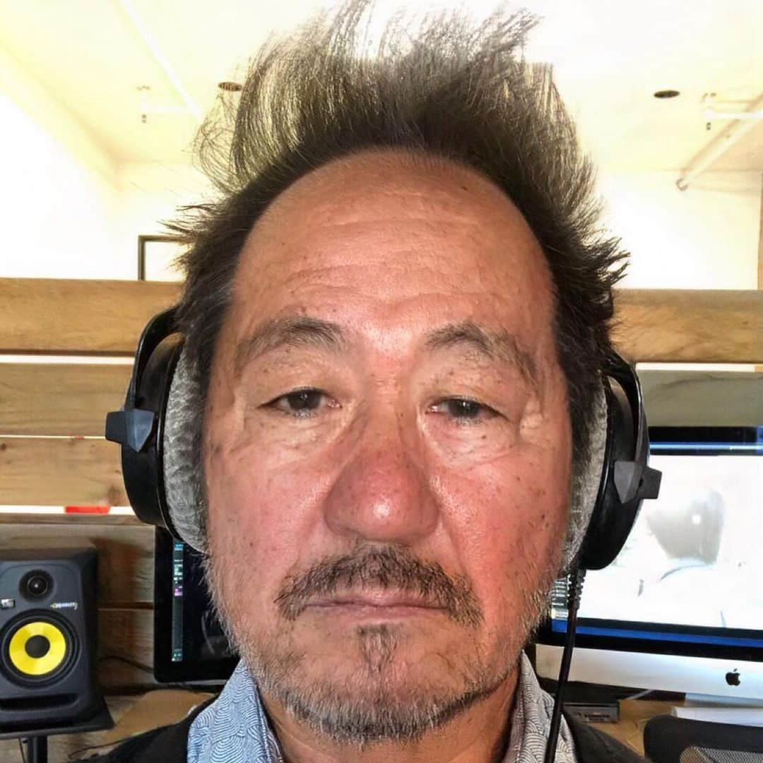 Kishi Bashiさんのインスタグラム写真 - (Kishi BashiInstagram)「I will never be this beautiful 😅. I might , however, drink less so that people don’t ever think, “isn’t he too old to be DJing?”」7月19日 3時32分 - kishi_bashi