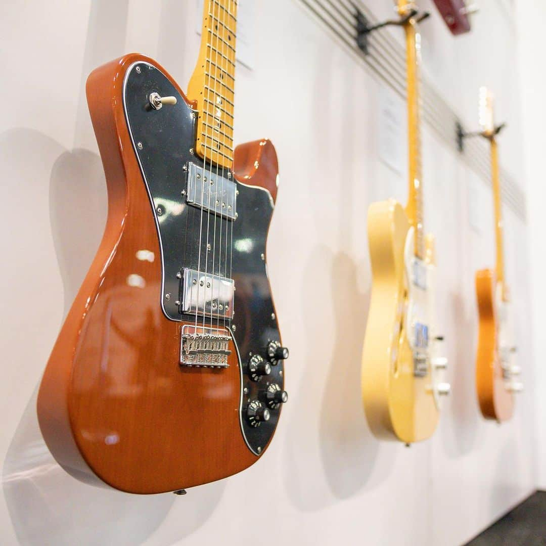 Fender Guitarさんのインスタグラム写真 - (Fender GuitarInstagram)「As Summer NAMM kicks into full swing, here's a look at a few exciting Fender releases! Check out the Vintera Series, Signature Series releases from Jimmy Page, Lincoln Brewster and Britt Daniel, and new American Acoustasonic Telecasters. @thenammshow」7月19日 3時46分 - fender