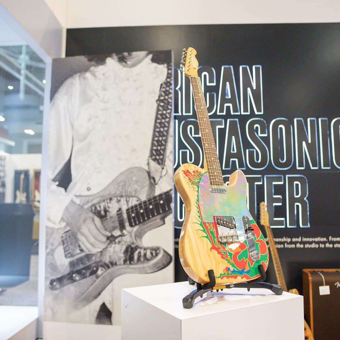 Fender Guitarさんのインスタグラム写真 - (Fender GuitarInstagram)「As Summer NAMM kicks into full swing, here's a look at a few exciting Fender releases! Check out the Vintera Series, Signature Series releases from Jimmy Page, Lincoln Brewster and Britt Daniel, and new American Acoustasonic Telecasters. @thenammshow」7月19日 3時46分 - fender