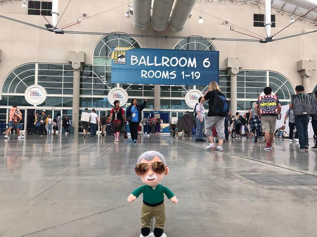 スタン・リーさんのインスタグラム写真 - (スタン・リーInstagram)「To honor Stan Lee’s extraordinary legacy and his incredible history with #SDCC, a one of a kind adorable Little Stan Lee plush will be making appearances at Stan’s old Comic Con stomping grounds. (By the way, Stan loved being called adorable!) If you happen to see the Little Stan Lee plush around the convention floor, stop and ask for a picture—it might just pop up online!」7月19日 9時17分 - therealstanlee