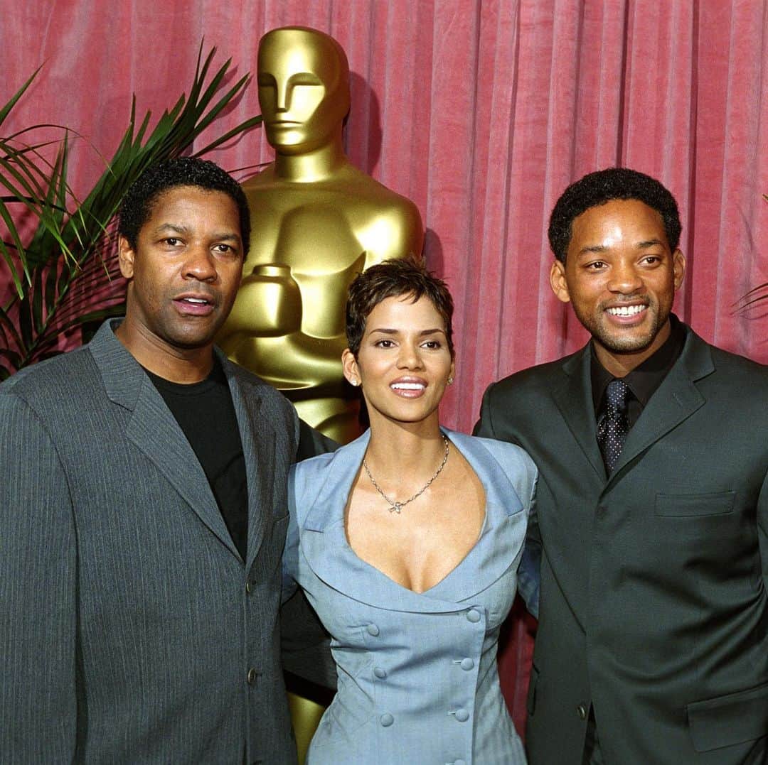 アカデミー賞さんのインスタグラム写真 - (アカデミー賞Instagram)「Throwback to Denzel Washington, Halle Berry and Will Smith at the Oscar #NomsLunch in 2002.」7月19日 3時54分 - theacademy