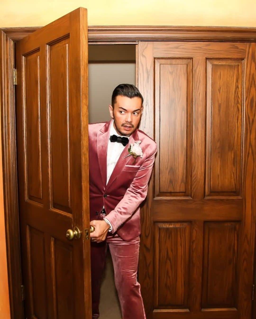 アンソニー・ラモスのインスタグラム：「#TBT to my moms wedding a couple months ago. Finally got these fun photos!」