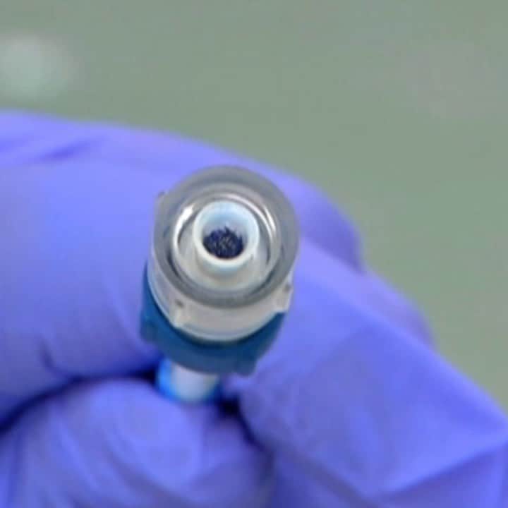 TED Talksのインスタグラム：「This surprisingly simple device can heal a hole in a baby’s heart in one 30 minute procedure. Invented by Dr. Franz Freudenthal, its seamless design was inspired by the traditional weaving methods of indigenous Bolivian women — including Franz's grandmother. In his TED Talk, Franz shares how he and his team used creativity to save the lives of children all over the world, particularly in high altitude countries like Bolivia where heart disease is harder to treat. “The best solutions need to be simple,” he says. “Our goal is to make sure that no child is left behind, not because of cost or access.” Watch his #TEDTalk at go.ted.com/weavehealing to learn more about his powerful invention.  Clip courtesy of Franz Freudenthal」