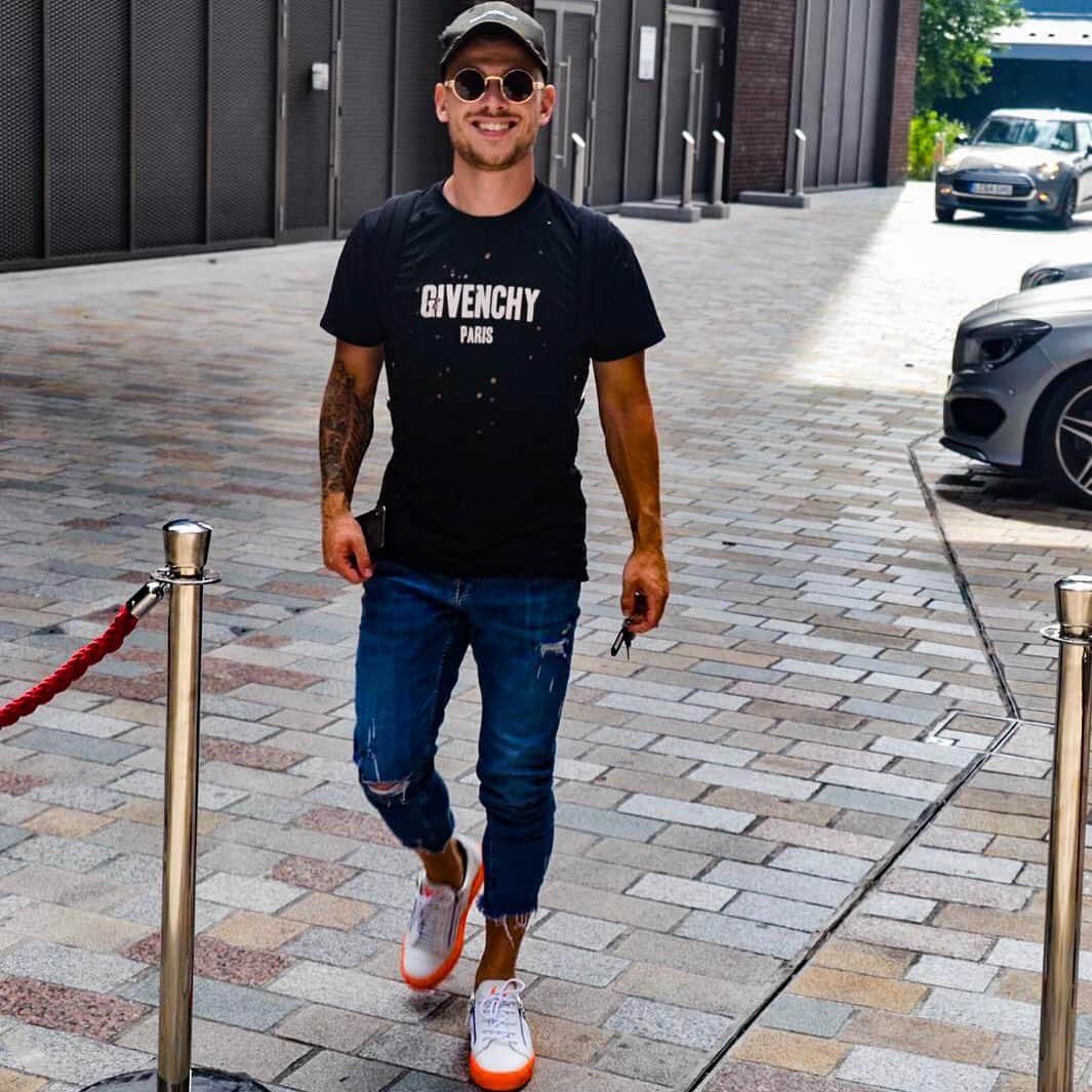 のインスタグラム：「Happy face 😁🕶 #sun#london#happyface#dontstoptosmile」