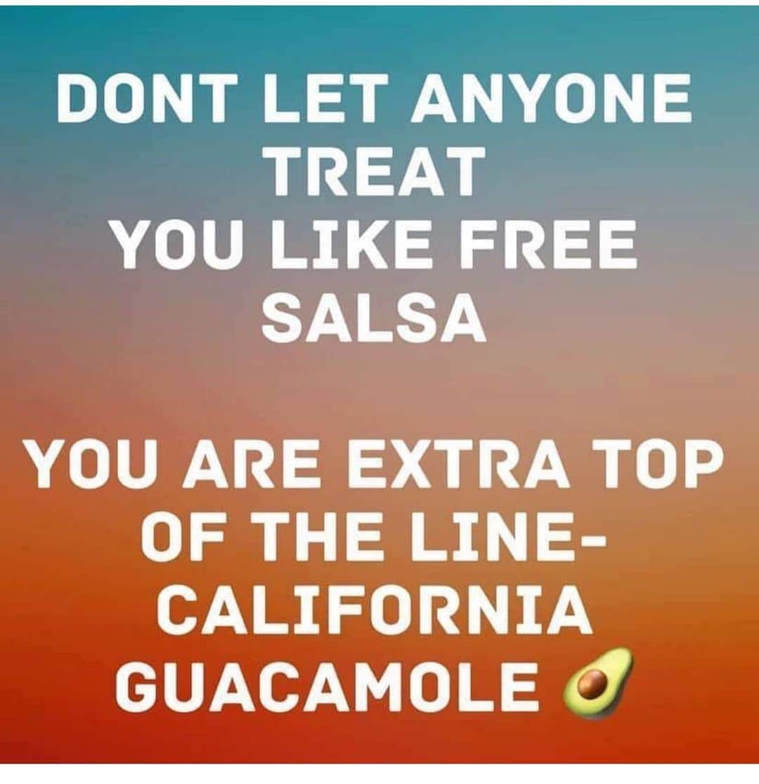 エリカ・キャンベルさんのインスタグラム写真 - (エリカ・キャンベルInstagram)「Repost from @simplyshunnae  follow her she’s dope!! Cause Guacamole is 15.99$ table side made to order at some restaurants!! #Caligirls #calilife #mexican #guacamole」7月19日 4時23分 - imericacampbell