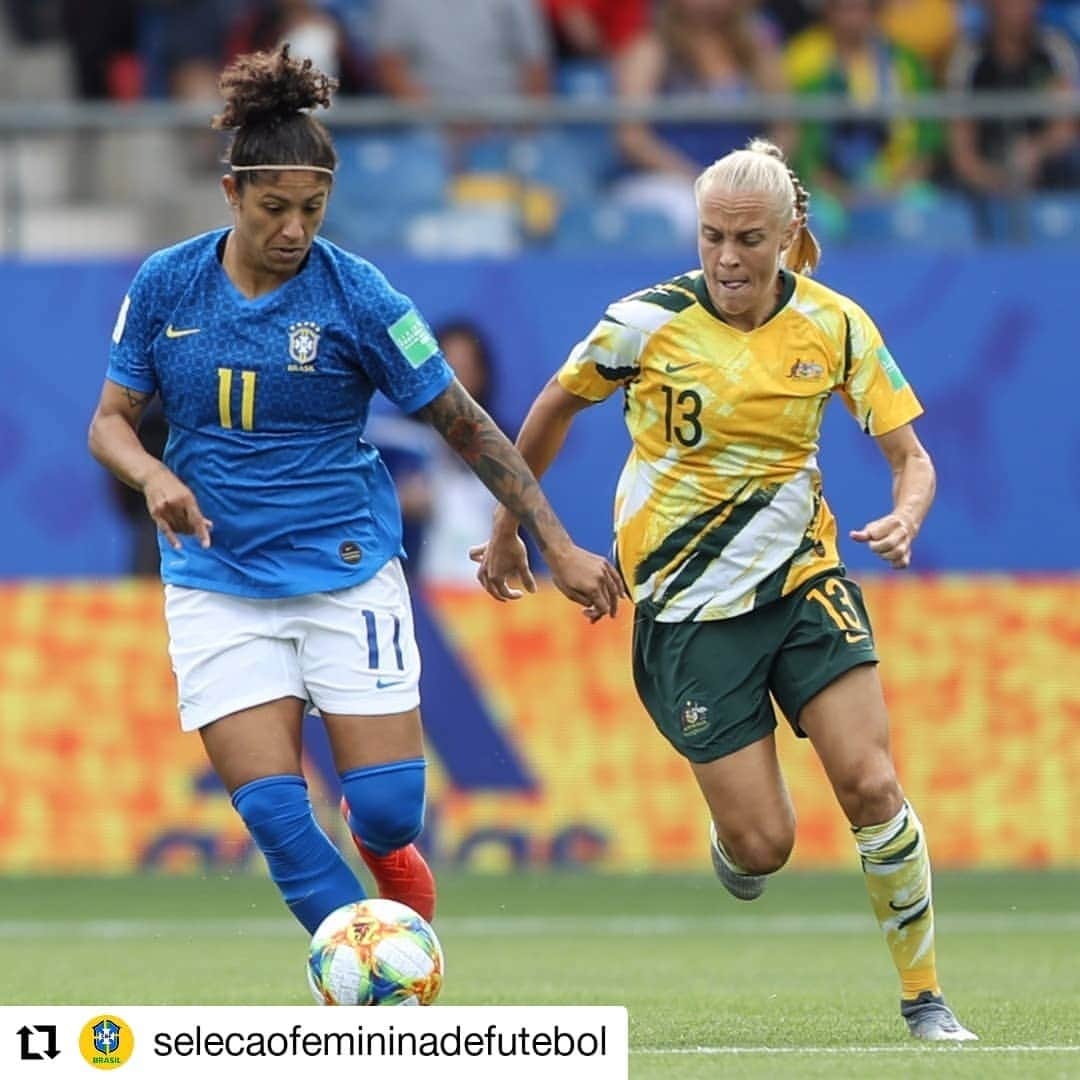 サッカー ブラジル代表チームさんのインスタグラム写真 - (サッカー ブラジル代表チームInstagram)「#Repost @selecaofemininadefutebol • • • • • • GANHOU! Cristiane levou o gol mais bonito da Copa do Mundo Feminina! ⠀ Lembra da cabeçada contra a Austrália? Uma pintura desenhada com a caneta que a Tamires aplicou no início da jogada e com a colaboração certeira de Debinha! ⠀ Obra coletiva e inesquecível. Parabéns, artilheira! ⠀ Fotos: CBF ⠀ #GuerreirasdoBrasil #JogaBola」7月19日 4時28分 - cbf_futebol