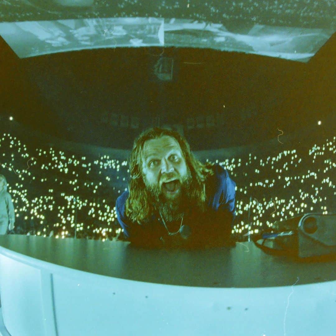 ユナイテッドのインスタグラム：「USA — we’re headed back out on the road this September! It’s coming up fast, but we feel like there’s enough time to regrow the beard, right? Link in bio for tickets ✌️」