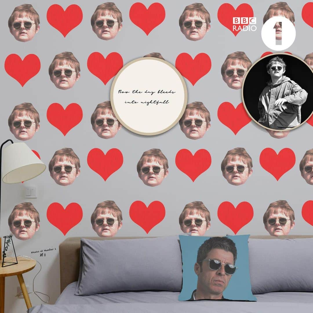 BBC Radioさんのインスタグラム写真 - (BBC RadioInstagram)「Inspo for your next bedroom makeover ✌️*puts @lewiscapaldi wallpaper up in every room*」7月19日 4時53分 - bbcradio1