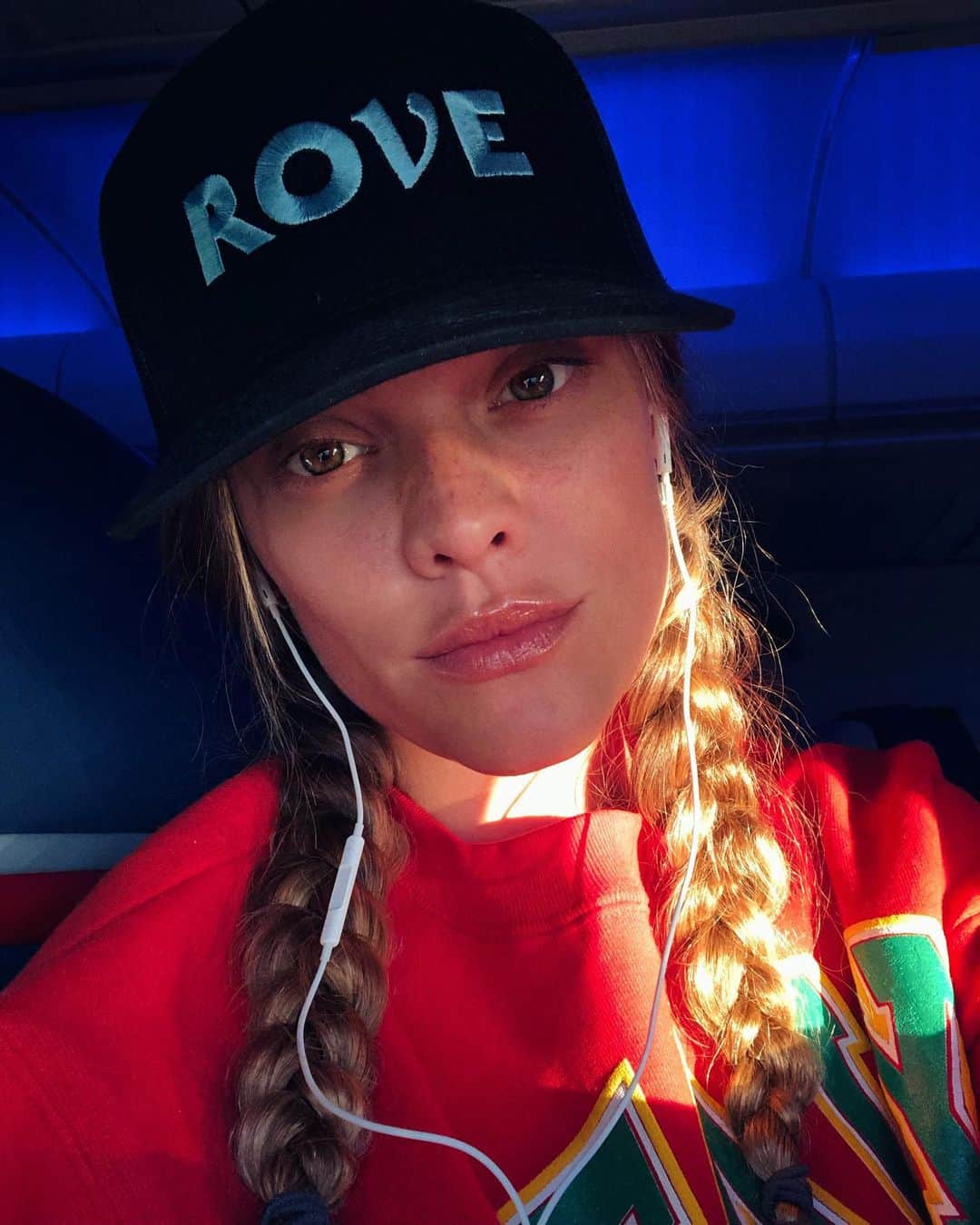 ニーナ・アグダルのインスタグラム：「Los Angeles you were great to me ✌️♥️」