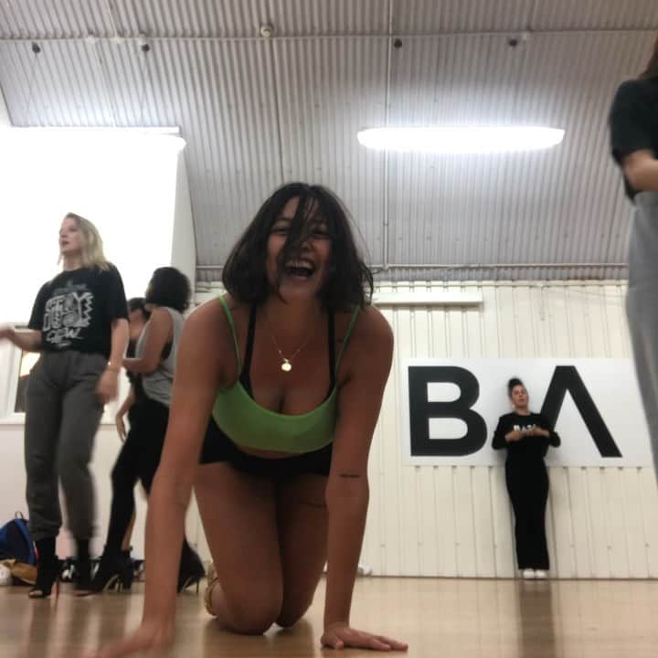 ナオミ・シマダのインスタグラム：「the real when u haven’t been 2 class in 2 long + this crazY eclipse has your memory playing trixxx on u + u can’t remember any choreo BUT it doesn’t matter cuz it’s toooo fun!!! just a lil friendly soft & gentle reminder that dancing is supposed 2 be fun it’s not about being perfect!!!! thank u @cherellejay for being our OG bad bitch mama u make us all badder + better #failfab #fabfail 😈💕」