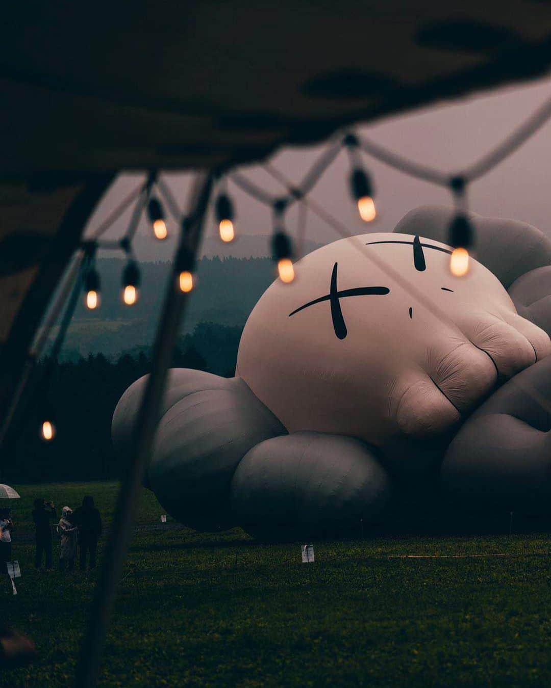 KAWSONEさんのインスタグラム写真 - (KAWSONEInstagram)「#KAWS @arr.allrightsreserved  Photo: @edwardkb」7月19日 5時37分 - kaws