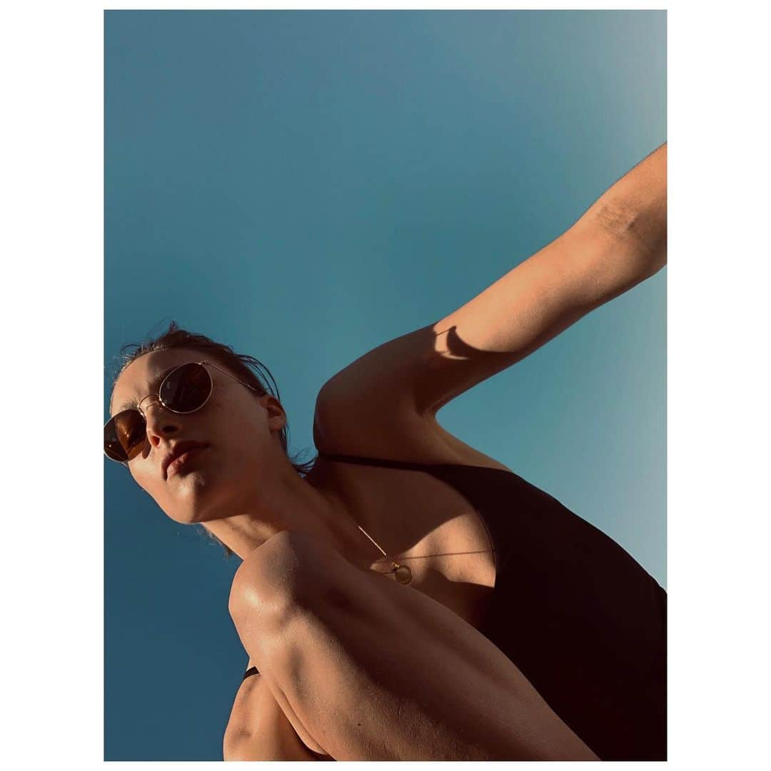 アレキサンドラ・アゴストンさんのインスタグラム写真 - (アレキサンドラ・アゴストンInstagram)「SUMMER.  @matteau all day」7月19日 5時44分 - alexandraagoston