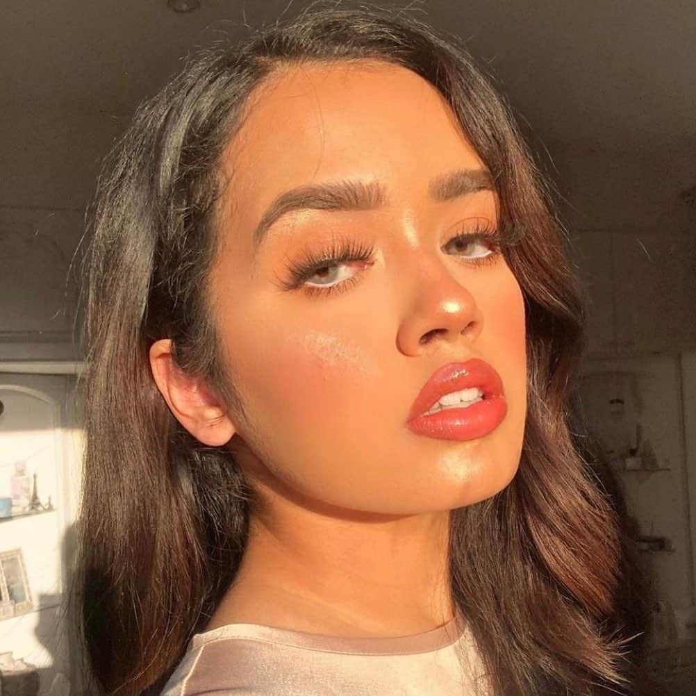 e.l.f.さんのインスタグラム写真 - (e.l.f.Instagram)「When it's golden hour and your makeup is on point! 🤩@tasnim_hoque uses the Opposites Attract Eyeshadow Palette and the Velvet Matte Lipstick in Blushing Brown.✨ #elfingamazing #elfcosmetics #crueltyfree #vegan」7月19日 6時01分 - elfcosmetics