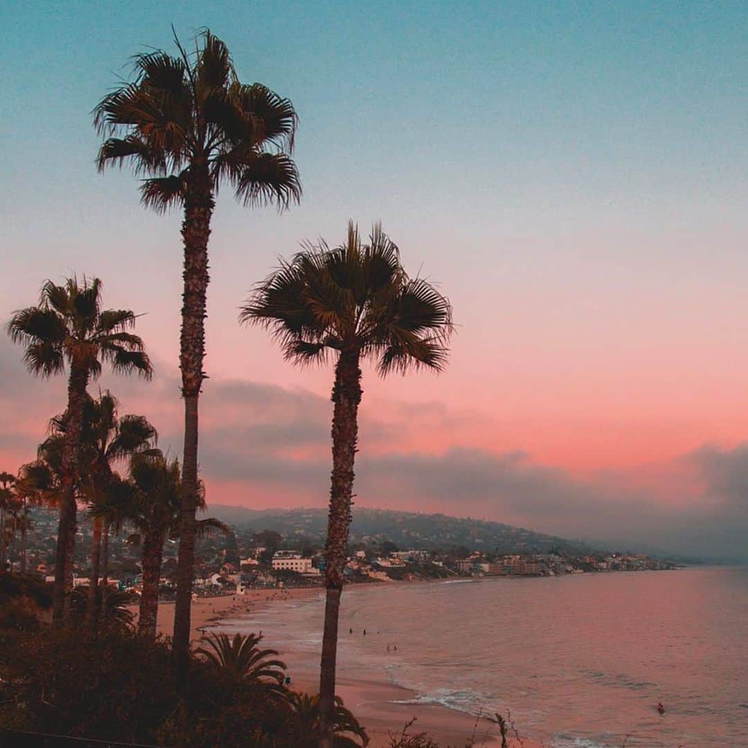 ブルーライフのインスタグラム：「so cal sunsets 🙌🏽」