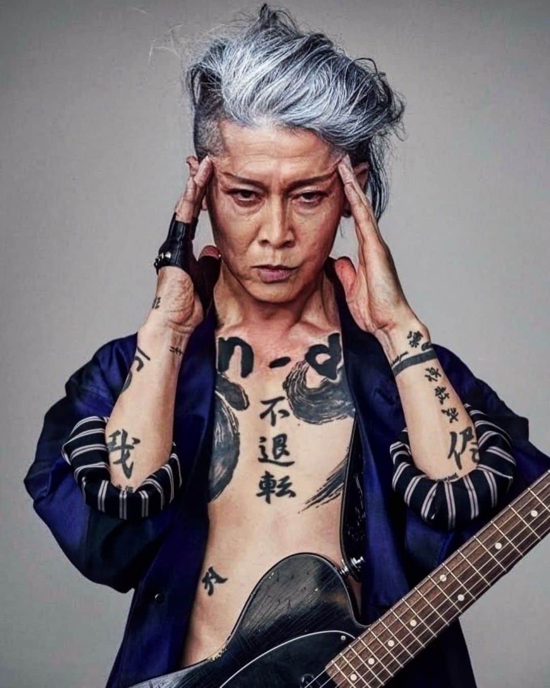 雅-MIYAVI-さんのインスタグラム写真 - (雅-MIYAVI-Instagram)「I used to be called a Samurai Guitarist... #Oldman」7月19日 6時31分 - miyavi_ishihara