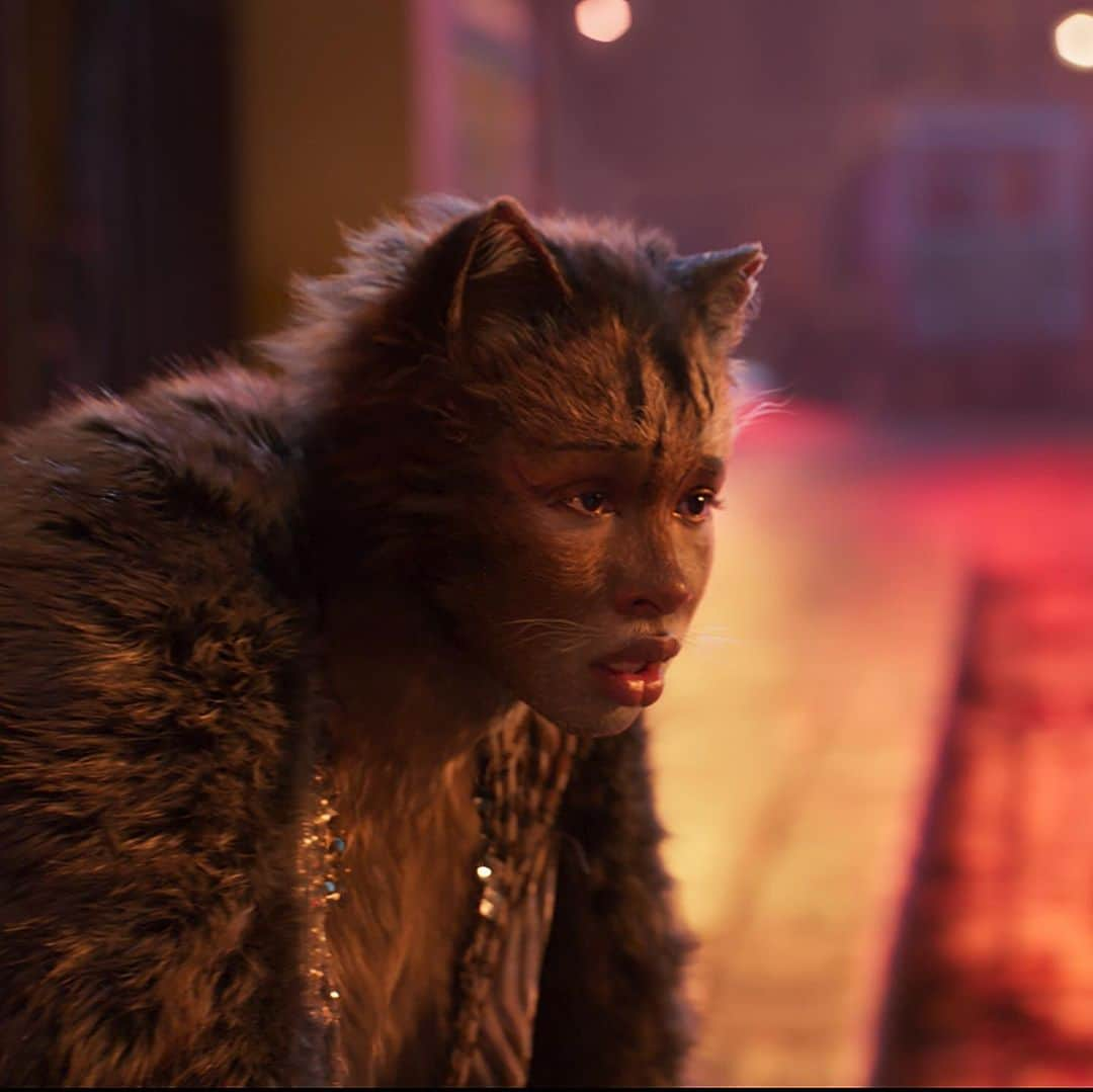 Just Jaredさんのインスタグラム写真 - (Just JaredInstagram)「The first @catsmovie trailer has arrived. Tap this photo at the link in bio to watch @taylorswift @iamjhud @j_corden and more as cats. #CatsMovie #TaylorSwift #JenniferHudson #JamesCorden Photos: Universal」7月19日 6時39分 - justjared