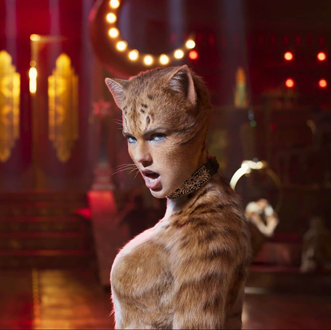 Just Jaredさんのインスタグラム写真 - (Just JaredInstagram)「The first @catsmovie trailer has arrived. Tap this photo at the link in bio to watch @taylorswift @iamjhud @j_corden and more as cats. #CatsMovie #TaylorSwift #JenniferHudson #JamesCorden Photos: Universal」7月19日 6時39分 - justjared