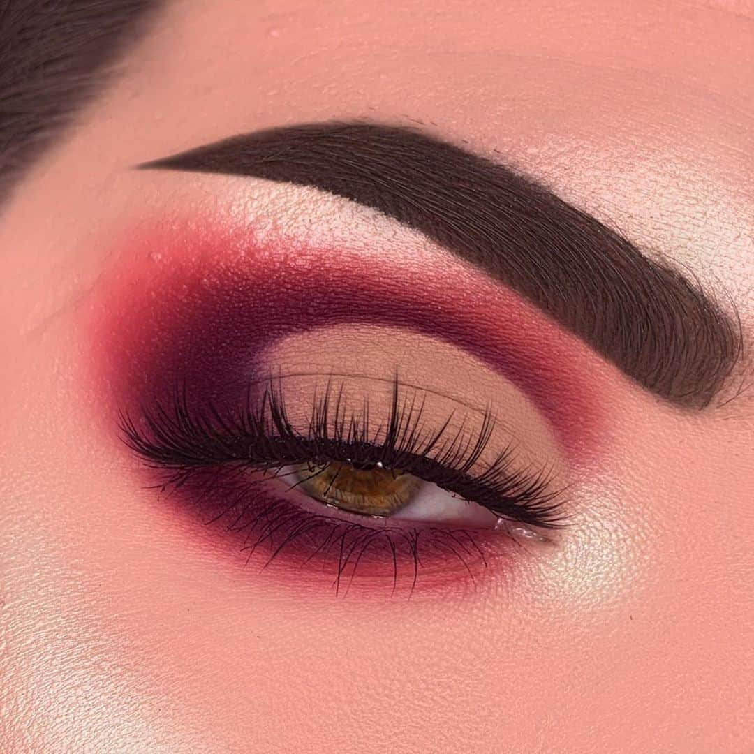 NYX Cosmeticsさんのインスタグラム写真 - (NYX CosmeticsInstagram)「@glambyjason applies our On The Rise Volume Liftscara ($11) as a finishing touch to this smoldering cut crease 🔥🌶️ || #nyxcosmetics #nyxprofessionalmakeup #crueltyfreebeauty #veganformula」7月19日 6時43分 - nyxcosmetics