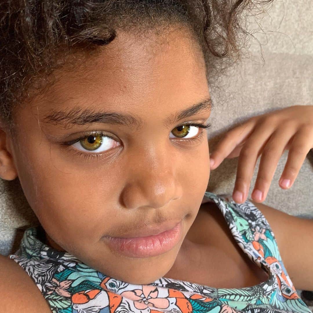 ゲームのインスタグラム：「Takin selfies on Da Da’s phone again 🤫🤫🤫🤪😜🤩❤️🤣🤣🤣🤣」