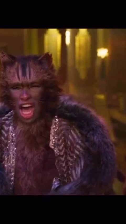 ジェニファー・ハドソンのインスタグラム：「Meow meow meow  Watch full cats trailer on my IGTV . @catsmovie」