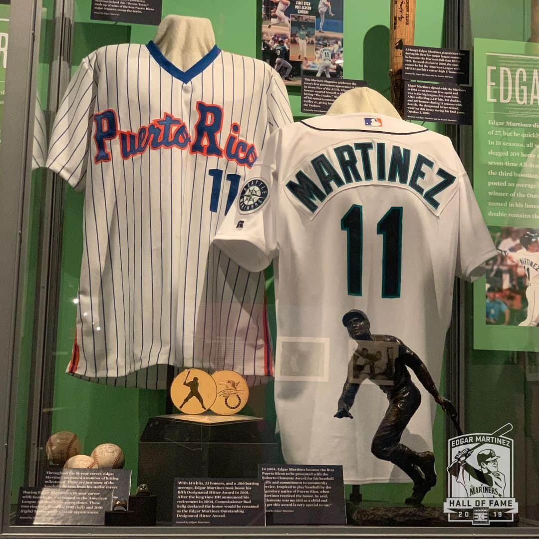 シアトル・マリナーズさんのインスタグラム写真 - (シアトル・マリナーズInstagram)「An incredible career is officially on display in the Hall. 😍 #EdgarHOF @baseballhall」7月19日 7時22分 - mariners