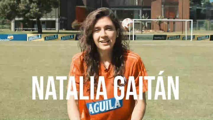 サッカー コロンビア代表チームのインスタグラム：「Conoce a @03nataliagaitan la “capi” de la Selección Colombia Femenina de Mayores.」