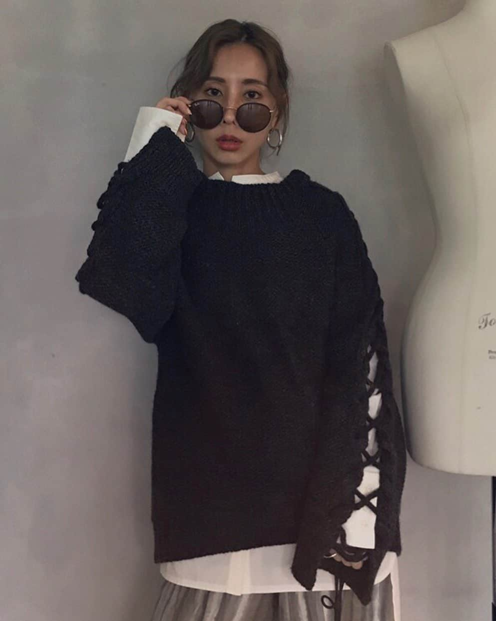 黒石奈央子さんのインスタグラム写真 - (黒石奈央子Instagram)「AMERI UNDRESSED . . UNDRESSED SHIRT LAYERED KNIT ¥17500+tax  UNDRESSED  SUSPENDER WASHER PT ¥15700+tax  UNDRESSED LACEUP BOOTEE ¥23100+tax . . あみあみレイヤードニットとシャツセットの色違いとタイダイのサスペンダーパンツ！ どのカラーかまだ迷い中。 .  他のカラーを @__k.ao__ri.__  @yukiam_  が着てるよ！ .  先行予約期間  8/1 ~ 5  web & 心斎橋 8/1.2  代官山 8/3 ~ 5  ルミネ  @ameri_shinjuku @amerivintage @ameri_daikanyama @ameri.shinsaibashi #ameri#amerivintage #fashion #coordinate#ootd#outfit#osanposnap #705_outfit #大人ファッション #大人コーディネート #大人スタイル #modestyle #modefashion#modecasual #ameriundressed #undressed」7月19日 18時35分 - blackstone705