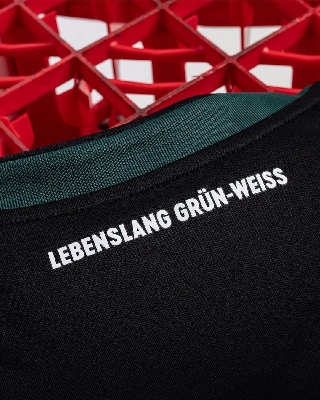 UMBROさんのインスタグラム写真 - (UMBROInstagram)「The new @werderbremen third kit for 2019/20 is here! The pattern on the shirt is taken from the shadows that sunlight casts through the solar grid of Bremen's wohninvest WESERSTADION. Swipe to the side to see all the details. . . . #umbro #umbrofootball #Werder #football #footballshirts #footballkits #soccer #soccerjerseys #classicfootballshirts #bepartofit」7月19日 17時01分 - umbro