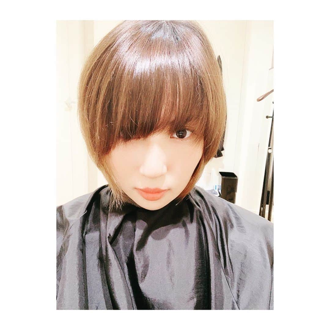 増田有華さんのインスタグラム写真 - (増田有華Instagram)「・ 先日のヘアメンテ🐑🧡 ものっそい好きな色に。 本当はもっっっと明るくしたかったんだけど。ブリーチするくらい。でもそれはまた今度🖤 以前後ろのカットも見たいですとのお声があったので、バックショットも。 Pepeさんお腹少し大きくなっていて触らせてもらいました🥺赤ちゃんって神秘だ〜、、、🥺 ・ ・ ・ #前髪すぐのびる #hair #haircolor #hairstyle #haircut  #ヘアカラー #ヘアースタイル #ヘアーカット #美容室 #美容院 #髪質改善 #髪 #cute #beauty #happy #smile #japan #japanesegirl @pepeyumi  #spadic @spadic0404」7月19日 17時33分 - masuyuka_official