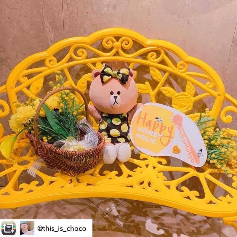 ヒルトン東京さんのインスタグラム写真 - (ヒルトン東京Instagram)「レモン柄のドレスがかわいいですね🌻﻿ いつもありがとうございます🍯﻿ ﻿ #ヒルトン東京 #withCHOCO #ありがとう #マーブルラウンジ #ホテルデザートビュッフェ #Happyハニーホリック #スイーツ好き﻿ #hiltontokyo #tokyo #happyhoneyholic #完食ジェンヌ #はちみつ #レモン #かわいい #西新宿」7月19日 17時28分 - hiltontokyo