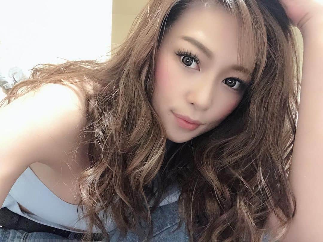 長谷川唯のインスタグラム：「・ ・ やっと天気が良いね☀️早く梅雨明けしてほしいこの頃です🙄 ・ ・ さて今からけっこうなイメチェンしてきまーす🧡思いたったらすぐ行動したいタイプ笑 楽しみ〜😍✨ ・ ・ #tokyo #today #me #happy #love #instagood」