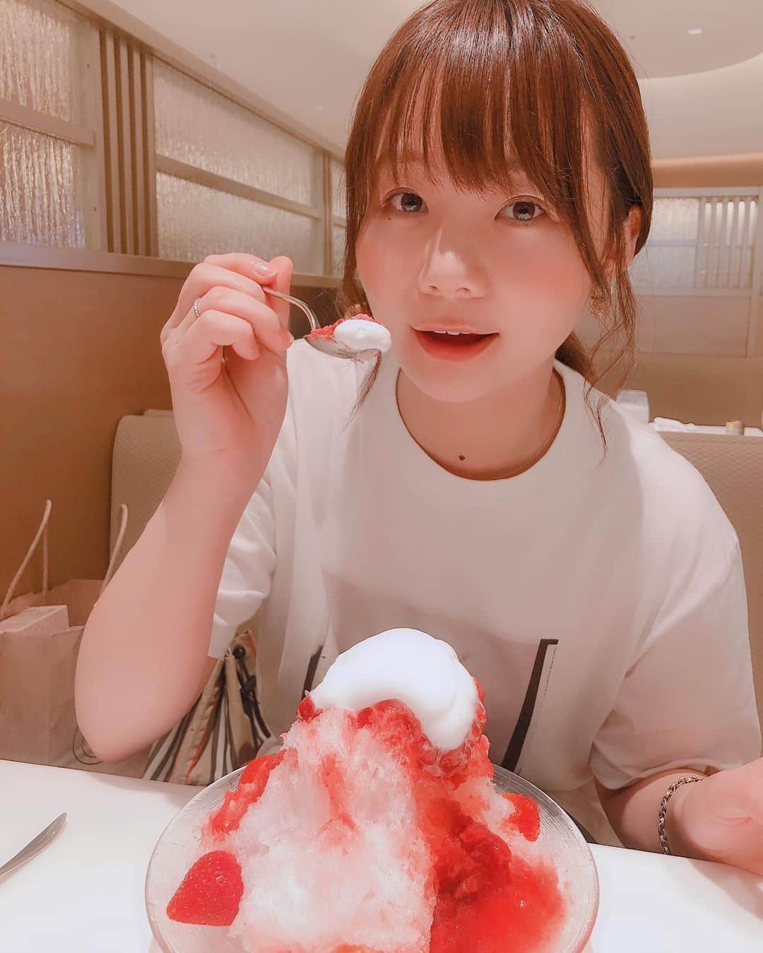 真奈さんのインスタグラム写真 - (真奈Instagram)「かき氷🍧」7月19日 17時40分 - manatmnt0116
