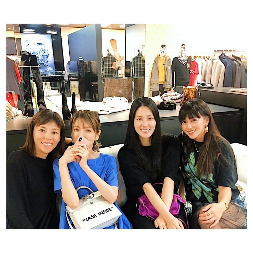 桜井裕美さんのインスタグラム写真 - (桜井裕美Instagram)「@doublestandard_official の展示会&ランチ会でしたー❣️❣️❣️ 話が面白過ぎて笑えたー✨ @kuruminagata ありがとー  #doublestandardclothing CLOTHING  #展示会  #mama #mamamodel #息子 #子育て #ママモデル #育児中のママ #子供のいる生活#kids #キッズ #子供 #ママライフ #ママモデル #ママ起業 #男の子」7月19日 17時48分 - yumisakurai24