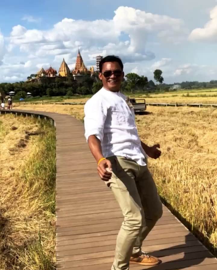 トニー・ジャーのインスタグラム：「Happy Time 🤣🤣🤣」