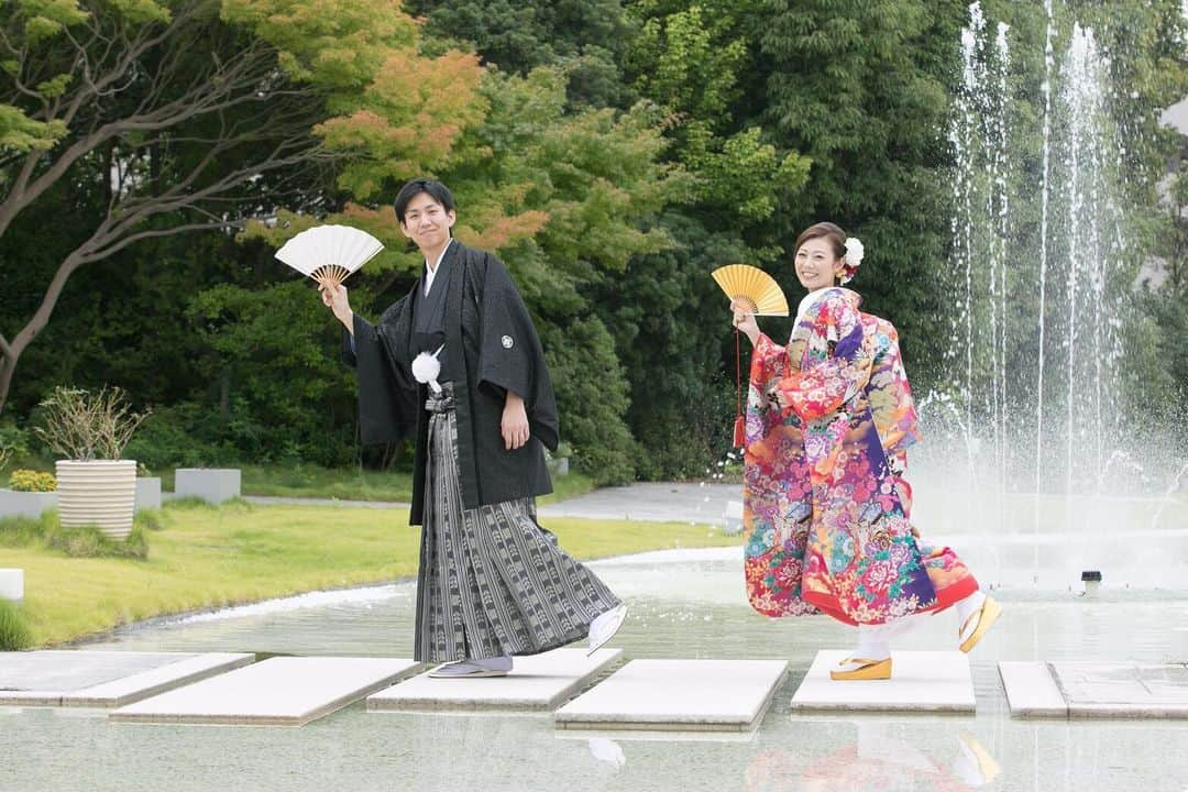 【公式】アールベルアンジェ奈良～結婚式場･ゲストハウス～さんのインスタグラム写真 - (【公式】アールベルアンジェ奈良～結婚式場･ゲストハウス～Instagram)「#アールベルアンジェ奈良をつけて お写真の投稿お待ちしております✳︎ ・ --------------- 花嫁さまの個性を彩る色打掛＊* 全体が華やかになる色打掛の コーディネートもできます◎ --------------- ・ ・ ブライダルフェアの予約はTOPの URLからしてくださいね！ >>>@artbellangenara ・ 『#アールベルアンジェ奈良』 のハッシュタグをつけて お写真を投稿してください✳︎ こちらの公式IG(@artbellangenara) で取り上げさせていただきます✳︎ . ・ ・ #アールベルアンジェなら#結婚式#結婚 #奈良結婚式場#挙式#奈良#チャペル挙式 #関西花嫁#奈良花嫁#ウェディングドレス #ウェディングレポ#挙式レポ #卒花嫁#プレ花嫁#ウェディング #ウェディングフォト#weddingphoto #Otokucon#日本中のプレ花嫁さんと繋がりたい #weddingtbt#披露宴#ファミリーウェディング」7月19日 17時58分 - artbellangenara