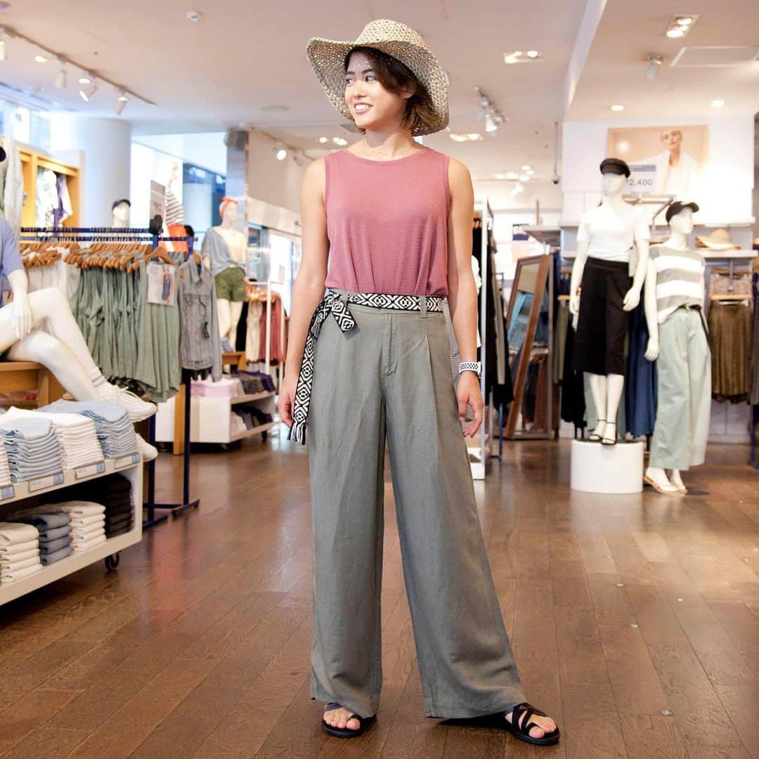 のインスタグラム：「これからの季節に大活躍のワイドパンツ。 さらっとしたリネンブレンドで、上品にリラックス感を演出できます。 【1F/GAP】 ハイライズ タイベルト ワイドレッグ パンツ：￥7,268+tax ・・・ The wide pants that are very active in this season. Blended with refreshing linen,  it creates an elegant and relaxing feel. 【1F/GAP】 High-rise tie-belt wide-leg pants：￥7,268+tax ・・・ 寬鬆的褲子在即將到來的季節大大活躍。 清爽的亞麻混紡，營造出休閒及優雅的氛圍。 【1F/GAP】 高腰繫帶寬褲：￥7,268+tax ・・・ 모든 계절에 활용성 좋은 와이드 팬츠. 상쾌한 리넨블렌드로, 품위있는 릴렉스감을 연출할 수 있습니다. 【1F/GAP】 하이 라이즈 타이 벨트 와이드 레그 팬츠:엔：￥7,268+tax ------------------ 【Shop List】 ▼B1 ・GAP KIDS baby ▼1F ・GAP ▼2F ・agete ・BAREFOOT DREAMS ・NOJESS ・Soaptopia ▼3F ・CAMPER ・Flying Tiger Copenhagen ・LOVELESS Sunny Side Floor ・nano・universe ▼4F ・BEAUTY&YOUTH UNITED ARROWS ・NEW ERA® ・SHIPS ▼5,6F ・OSHMAN’S ▼7-10F ・TOWER RECORDS ------------------ #Flags #フラッグス #ShinjukuFlags #新宿フラッグス #Shinjuku #新宿 #買い物 #ショッピング #GAP #ギャップ #夏パンツ #プレゼント #お買い物記録 #買ったもの #逛街 #禮物 #買買買 #日本旅遊 #日本時裝 #shopping #shoppingmall #departmentstore #present #japantravel #japanfashion #tokyotravel #도쿄 #신주쿠 #패션 #옷스타그램」
