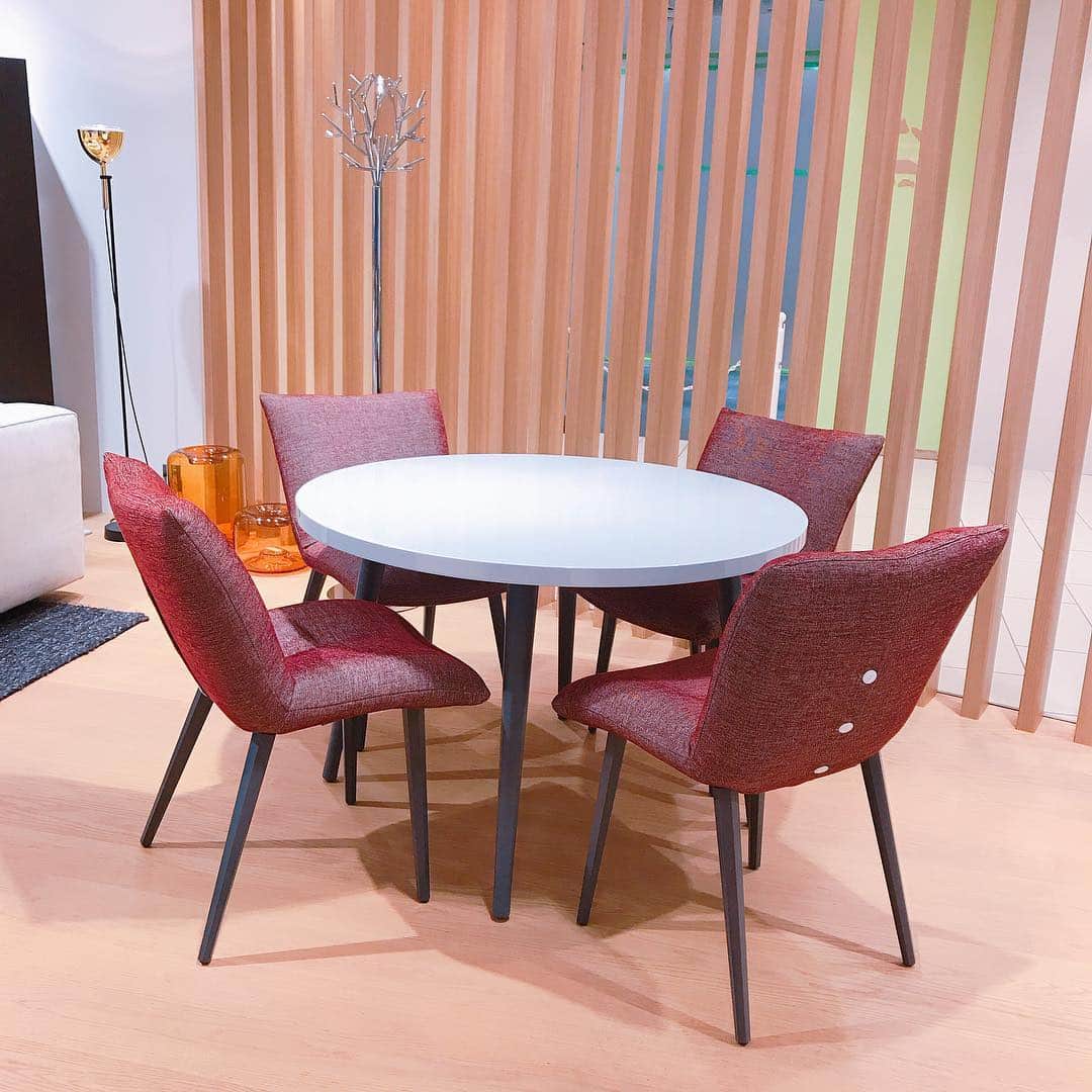 ligne roset shopのグルメインスタ