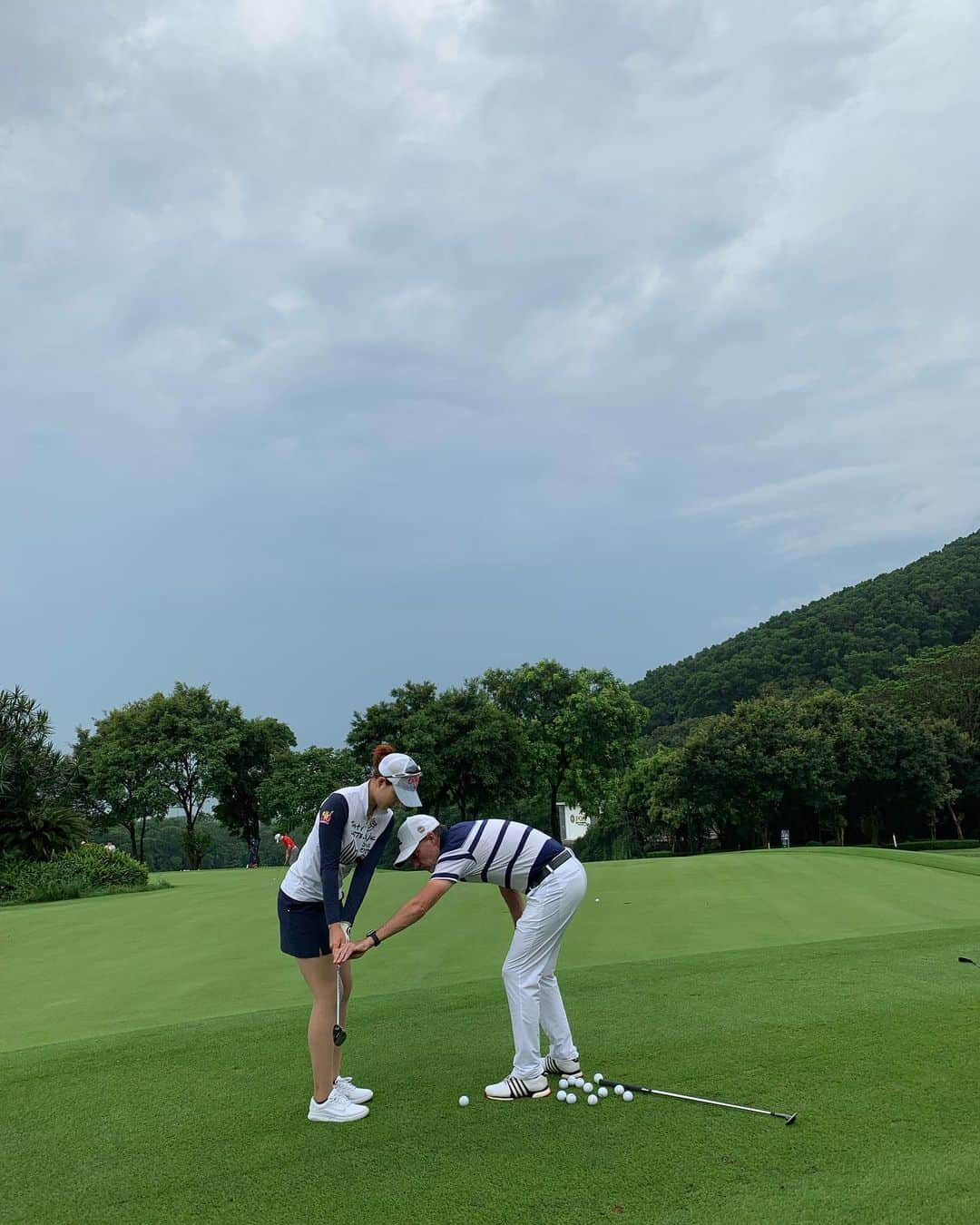 ジャン・ジェナリンさんのインスタグラム写真 - (ジャン・ジェナリンInstagram)「來東莞避暑🤪🤪 Great practice time with Kevin 🥰🥰 @kevinsmeltz  ##pgaacademy #callaway #nikeshoes #missionhills #niceweek」7月19日 18時16分 - jienalinzhang