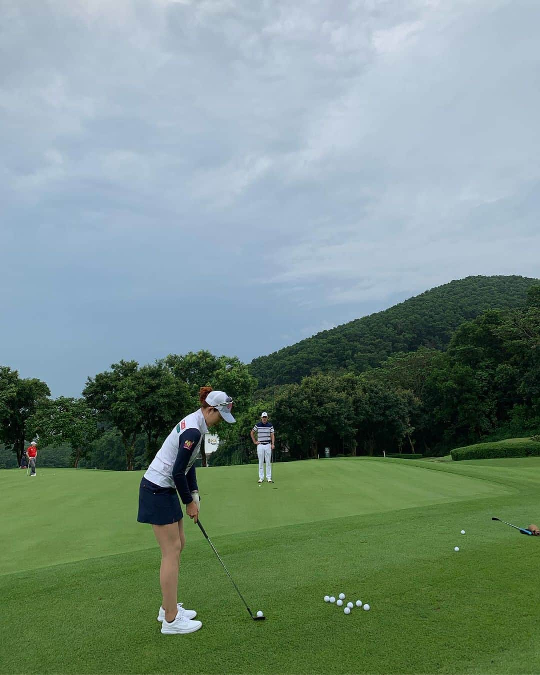 ジャン・ジェナリンさんのインスタグラム写真 - (ジャン・ジェナリンInstagram)「來東莞避暑🤪🤪 Great practice time with Kevin 🥰🥰 @kevinsmeltz  ##pgaacademy #callaway #nikeshoes #missionhills #niceweek」7月19日 18時16分 - jienalinzhang