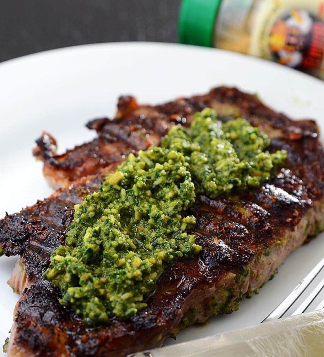 Flavorgod Seasoningsさんのインスタグラム写真 - (Flavorgod SeasoningsInstagram)「Pesto on Grilled Rib eye steak 🥩🥩🥩⁠ -⁠ Build Your Own Bundle Now!!⁠ Click the link in my bio @flavorgod ✅www.flavorgod.com⁠ -⁠ By @starvingfoodseeker!⁠ -⁠ Ingredients:⁠ 3 cups fresh basil leaves⁠ 1/2 tbsp pine nuts⁠ 1 - 2 tbsp Flavorgod garlic lovers⁠ 2/3 cup olive oil⁠ 1/4 cup parmesan cheese⁠ 1 tbsp lemon juice⁠ -⁠ Directions:⁠ In a food processor, process basil leaves and pine nuts until finely chopped. ⁠ ⁠ Add garlic lovers seasoning, parmesan cheese, lemon juice and process until mixed.⁠ ⁠ While the processor is running, add olive oil slowly and process until combined or preferred consistency.⁠ -⁠ -⁠ #food #foodie #flavorgod #seasonings #glutenfree #mealprep  #keto #paleo #vegan #kosher #breakfast #lunch #dinner #yummy #delicious #foodporn ⁠」7月19日 10時00分 - flavorgod