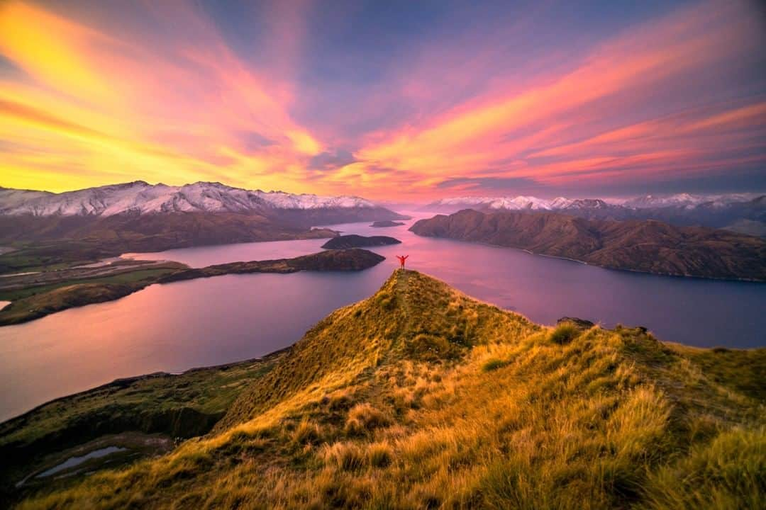 National Geographic Travelさんのインスタグラム写真 - (National Geographic TravelInstagram)「Photo by @Chrisburkard | Every once in a while the planet does something extra special that reminds you just how beautiful this world is. This evening in New Zealand was one of those nights. Even just looking back at this photo makes me feel a deep appreciation for the place we call home. It may not be Earth Day, World Oceans Day, etc., but here’s a sometimes much needed daily reminder of how incredible the planet is. A reminder to treat it well and also to explore it, both equally important in today’s world.」7月19日 10時01分 - natgeotravel