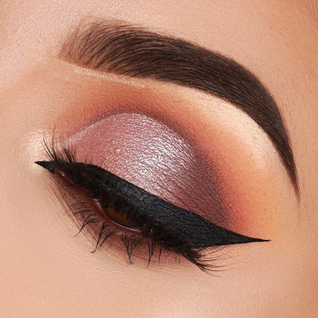 Benefit Cosmeticsさんのインスタグラム写真 - (Benefit CosmeticsInstagram)「Don’t hurt ‘em! 🔥 @glamorousreflections keeps her #benefitbrows sharp AF with  #browcontourpro & #24hrbrowsetter! #regram #friendswithbenefit」7月19日 10時19分 - benefitcosmetics
