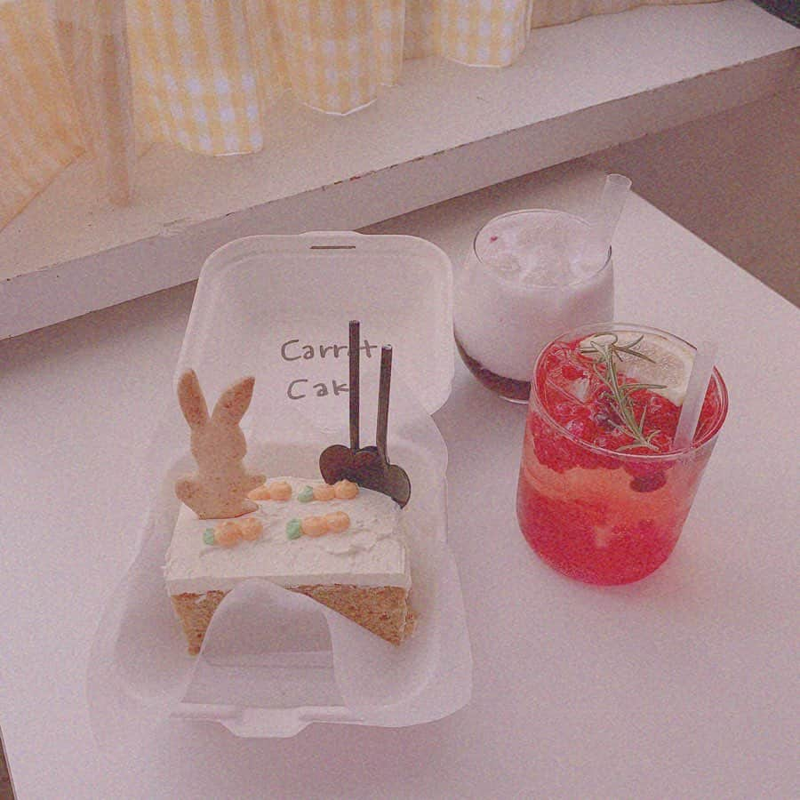 渡辺葉月さんのインスタグラム写真 - (渡辺葉月Instagram)「. . . . 🐰🥕♡ . . . .  #cetu #cake #韓国 #乙支路カフェ #韓国旅行 #韓国カフェ #キャロットケーキ」7月19日 10時28分 - hazu.1123